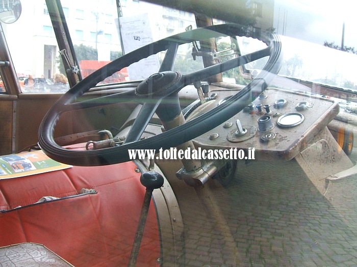 Posto guida di autocorriera FIAT 626-RNL del 1948