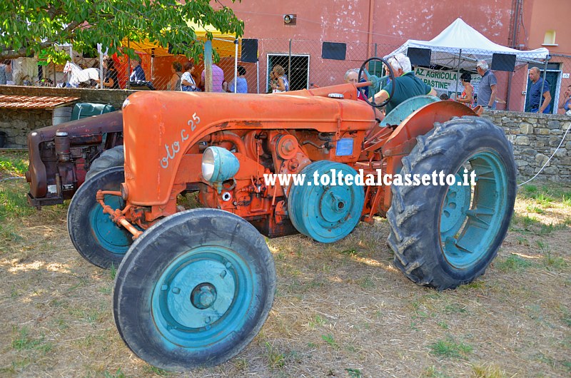 Trattore agricolo ruotato OTO C 25R 