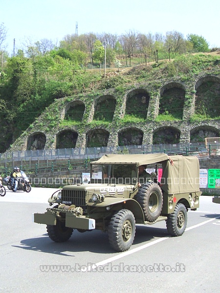 L'autocarro DODGE WC 52 differiva dal modello WC 51 per la presenza del verricello anteriore. Entrambi i modelli assomigliavano ad una jeep gigante, tant' che vennero soprannominati "Beep" che sta per Beefed Jeep (Jeep ingrassata)