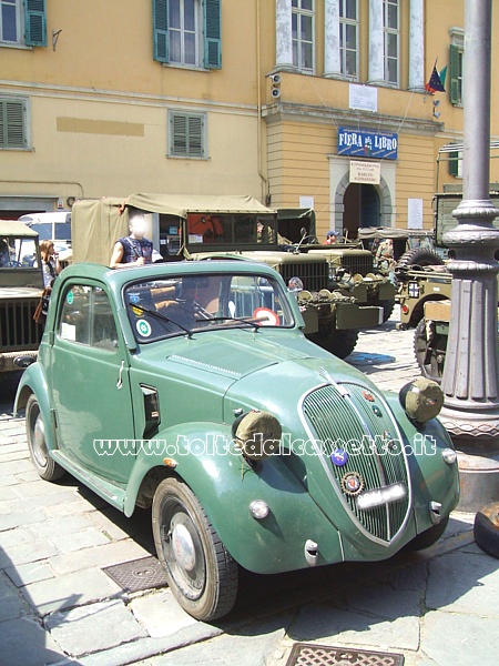 Autovettura FIAT 500 A (Topolino) con fari oscurati