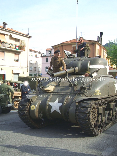 Carro armato medio M4 SHERMAN (Angel of Freedom). Questa arma bellica rimase in servizio presso l'US Army nel periodo dal 1942 fino alla Guerra di Corea. Venne utilizzato anche dall'esercito della GBR