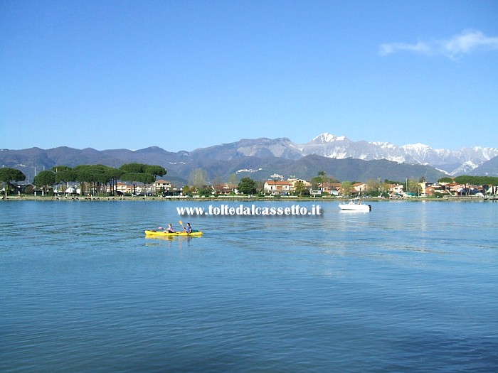 FIUME MAGRA - Canoisti risalgono il tratto navigabile