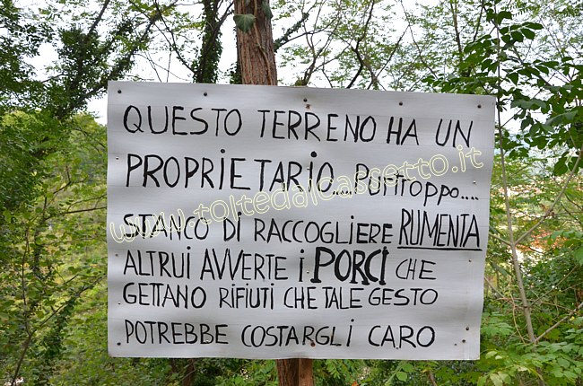 CARTELLI CURIOSI E DIVERTENTI - Avviso di un proprietario terriero che si � stancato di raccogliere rumenta altrui