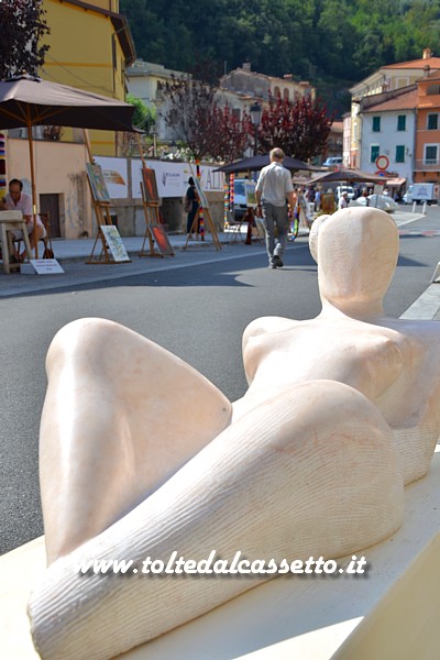 CIBART 2016 (Seravezza) - Scultura di Massimiliano Brogi esposta in Via Roma