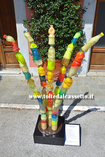 CIBART 2019 (Seravezza) - Scultura "L'Albero della plastica" di Giuseppe Portella