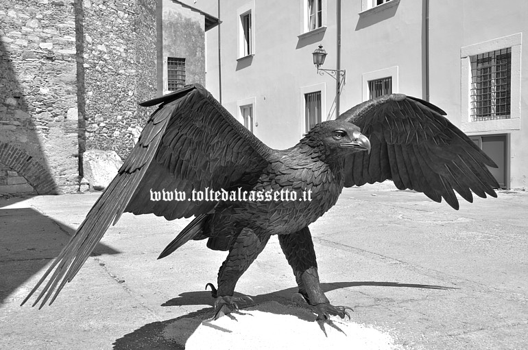 CIBART 2019 (Seravezza) - Scultura in bronzo raffigurante un'aquila con le ali spiegate