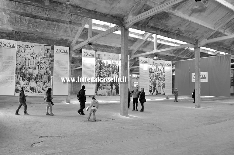EX CERAMICA VACCARI - Tabelloni giganti con la storia della fabbrica