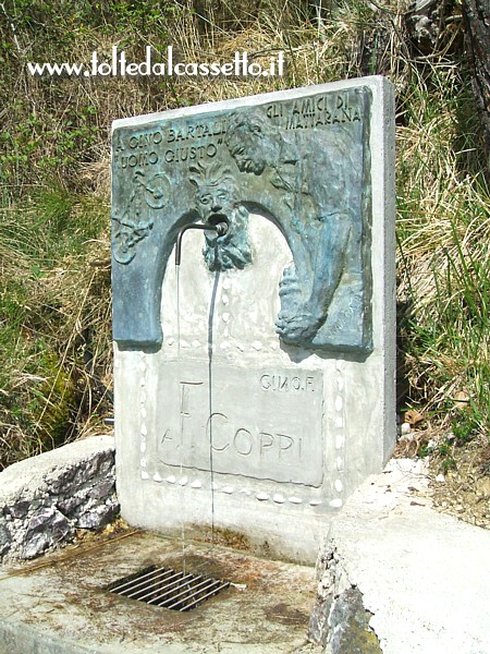 MATTARANA di CARRODANO (Passo del Bracco) - Sorgente e fontana dedicata a Fausto Coppi e Gino Bartali