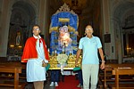 SANTO STEFANO MAGRA (Madonna della Consolazione) - L'effige sacra della Vergine viene portata fuori dalla chiesa parrocchiale