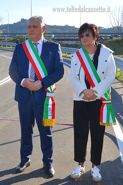 CEPARANA - I sindaci di Bolano e Santo Stefano di Magra durante la cerimonia di inaugurazione del nuovo ponte sul Magra