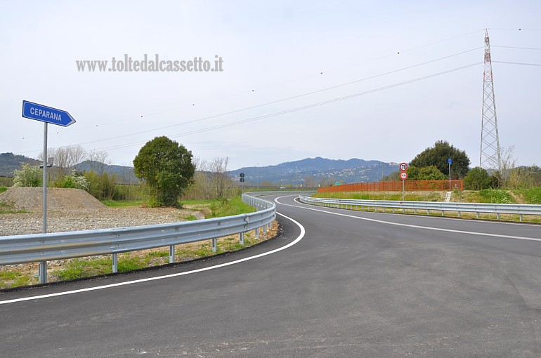 S.STEFANO DI MAGRA - Lo svincolo di accesso al ponte che porta a Ceparana