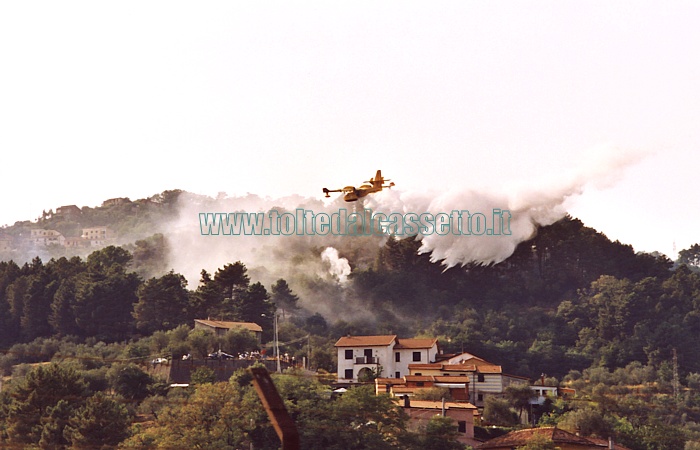 INCENDIO ALLA SPEZIA (16-07-2006) - Campo totale sulla zona interessata dal fuoco