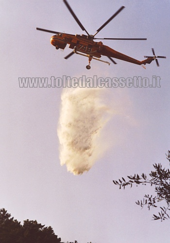 INCENDIO ALLA SPEZIA (16-07-2006) - Elicottero tipo MIL della Protezione Civile