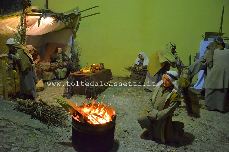 NICOLA di LUNI (Presepe vivente) - Famiglia di boscaioli al lavoro