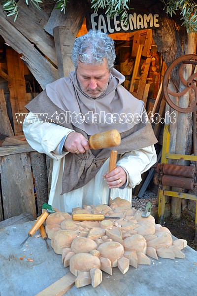 QUERCETA di SERAVEZZA (Presepe vivente) - Il falegname artista