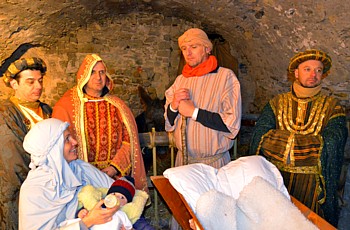 ALBIANO MAGRA (Presepe vivente) - Natività con Re Magi ALBIANO MAGRA (Presepe vivente) - Natività con Re Magi