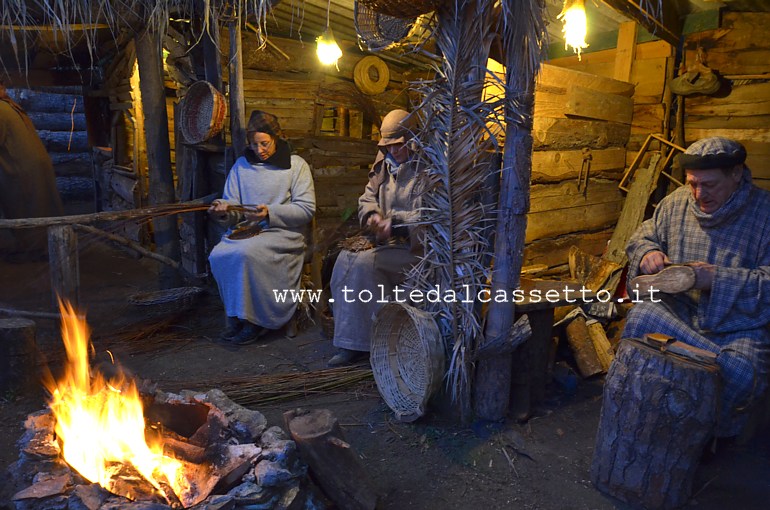 CINQUALE di MONTIGNOSO (Presepe vivente) - Calzoaio e impagliatrici di vimini