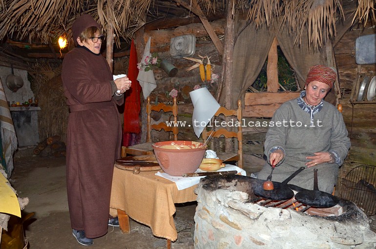 CINQUALE di MONTIGNOSO (Presepe vivente) - Massaie che cucinano i testaroli