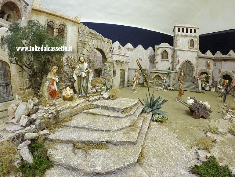 PRESEPE STATICO - Un plastico in stile orientale o storico a cielo aperto