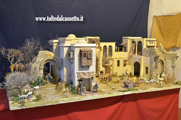 PRESEPE STATICO - Modello in stile orientale (vista 1)