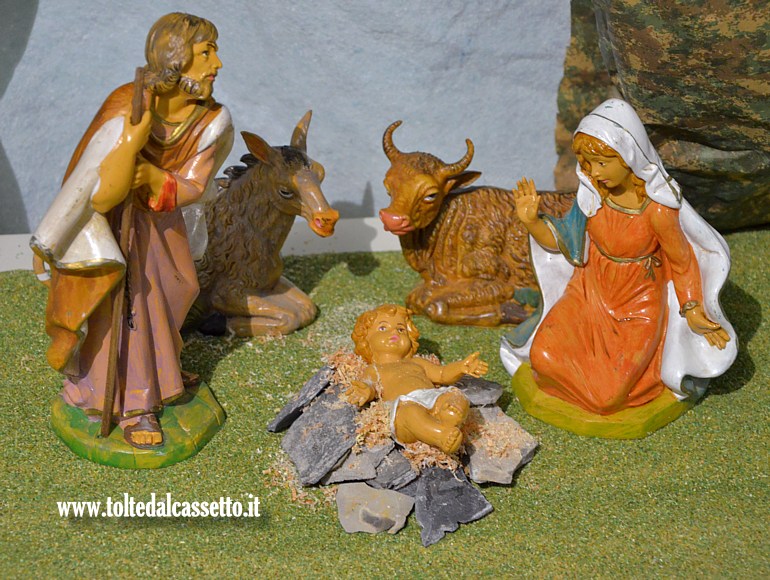 PRESEPE STATICO - La Nativit realizzata con statuine tradizionali
