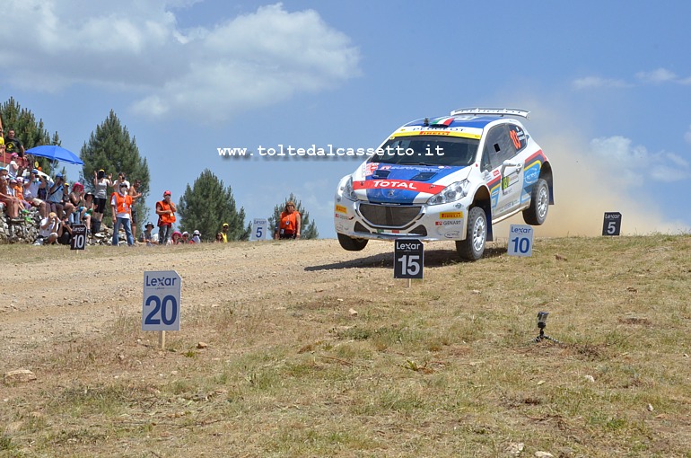 RALLY ITALIA SARDEGNA 2014 - Prova di salto per Paolo Andreucci e Anna Andreussi su Peugeot 208 T16 (n.103 - Campionato Italiano)