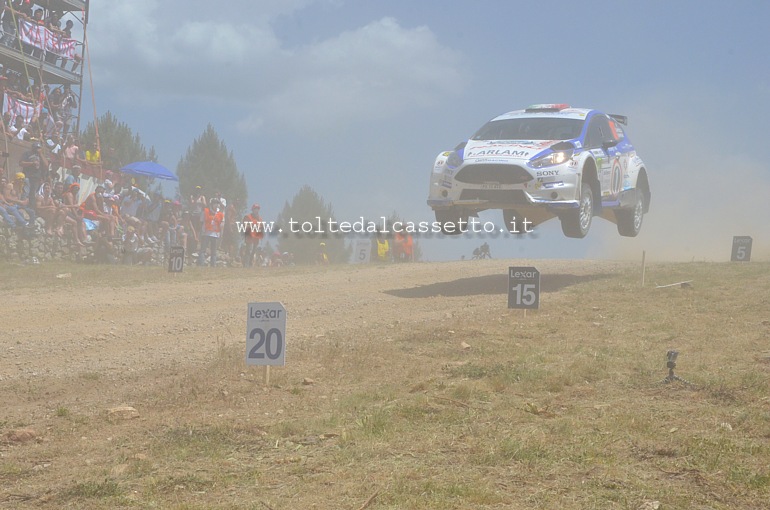 RALLY ITALIA SARDEGNA 2014 - Prova di salto nella polvere per Simone Campedelli e Danilo Fappani su Ford Fiesta R5 (n.107 - Campionato Italiano)