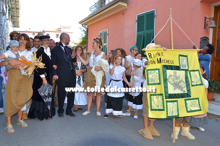 VEZZANO LIGURE (Sagra dell'Uva) - Figuranti del rione San Michele durante la sfilata storica