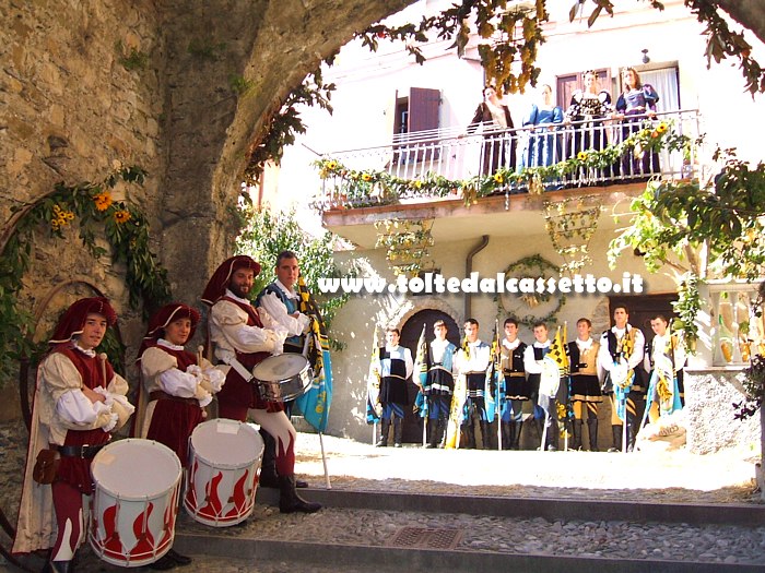 VEZZANO LIGURE - Il Gruppo Storico di Fivizzano a Vezzano Ligure durante la "Sagra dell'Uva"