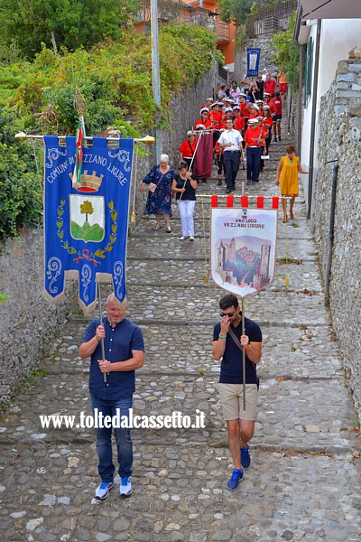 VEZZANO LIGURE (Sagra dell'Uva 2019) - La sfilata transita nel rione Montallegro