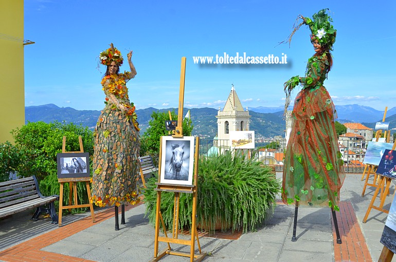 VEZZANO LIGURE (Sagra dell'Uva) - Mostra fotografica in Piazza Belvedere