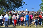 SANTUARIO DEL MONTE ARGEGNA - Fedeli in processione seguono la statua della Madonna