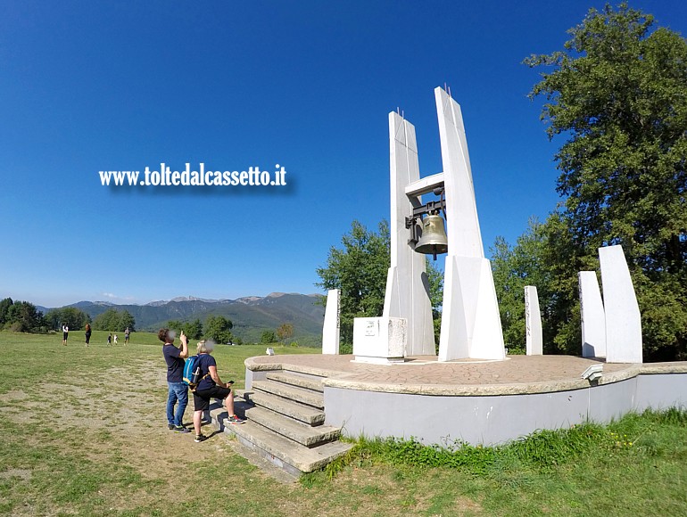 MONTE ARGEGNA - Il monumento alle Divisioni Alpine