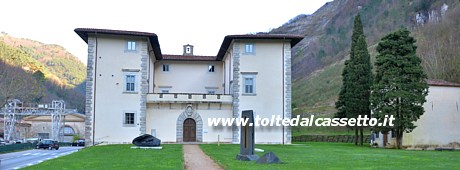 SERAVEZZA - Il Palazzo Mediceo che nel giugno 2013 è stato riconosciuto dall'UNESCO come Patrimonio Mondiale dell'Umanità SERAVEZZA - Il Palazzo Mediceo che nel giugno 2013 è stato riconosciuto dall'UNESCO come Patrimonio Mondiale dell'Umanità