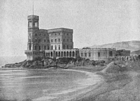 GENOVA (Cornigliano) - Il Castello Raggio fu danneggiato dai bombardamenti della IIa Guerra Mondiale e definitivamente abbattuto nel 1951 per far posto all'Italsider e all'Aeroporto Cristoforo Colombo (fotografia di inizio '900)