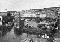 GENOVA - La darsena del porto in una fotografia di inizio '900