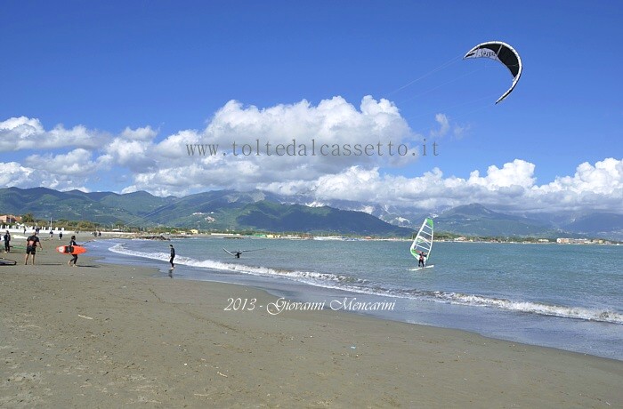 FIUMARETTA - Litorale Bandiera Blu con kitesurf