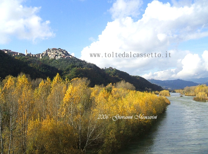 FIUME MAGRA - Paesaggio autunnale a Vezzano Ligure