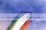 Le Frecce Tricolori nella figura della bandiera italiana