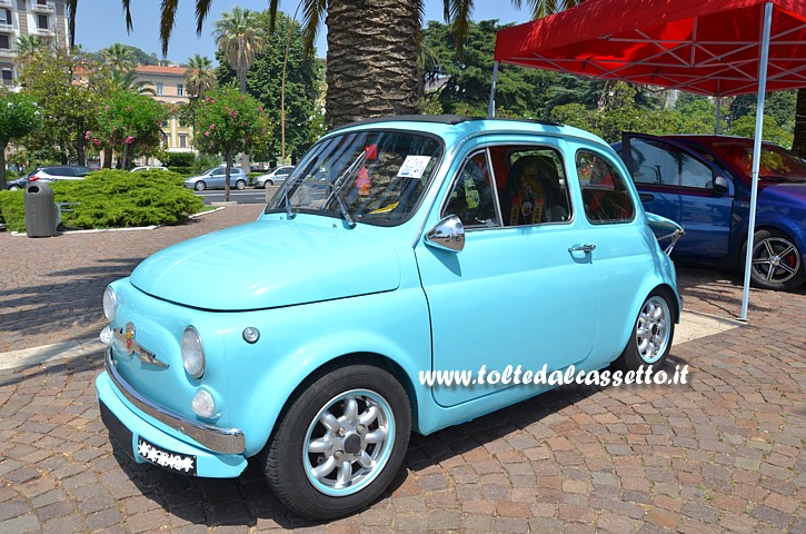 TUNING - Fiat 500 Abarth con carrozzeria azzurra