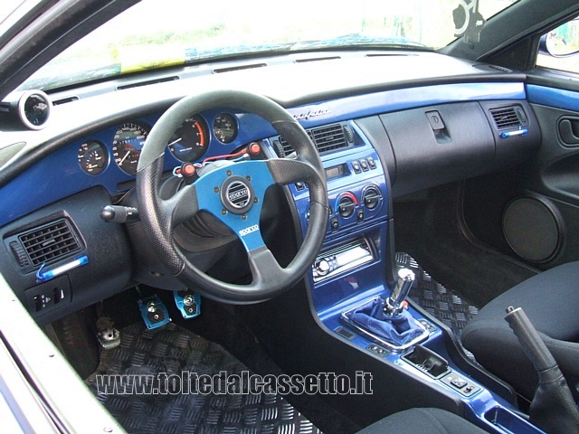 TUNING - Posto guida e interni Pininfarina di un Fiat Coup rivisitati con i colori nero e blu