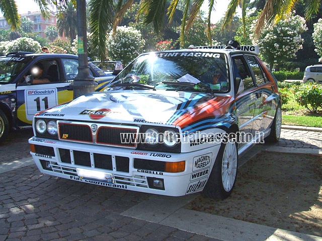 TUNING - Una Lancia Delta HF Turbo (Martini Racing)