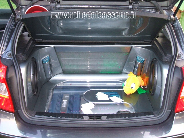 TUNING - Bagagliaio con diffusori acustici