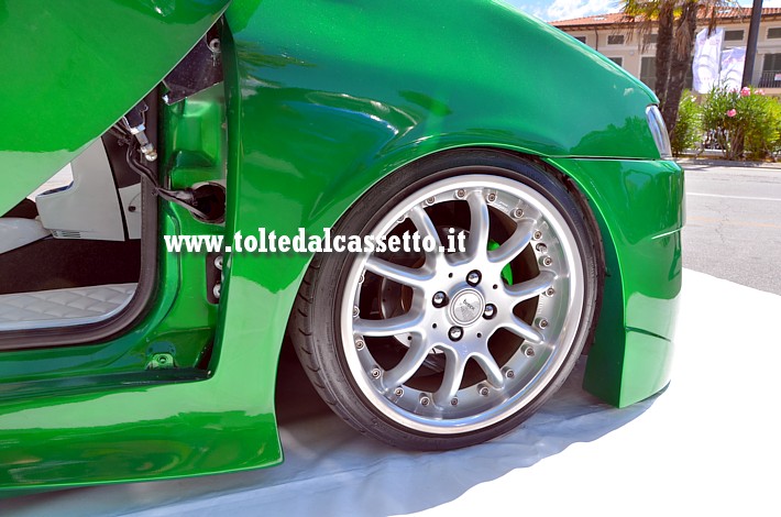 TUNING - Cerchio in lega BROCK B6 CSS Chromsilber con pneumatico TOYO Proxses T1R, montati su una FIAT Punto con allestimento "Sunrise"