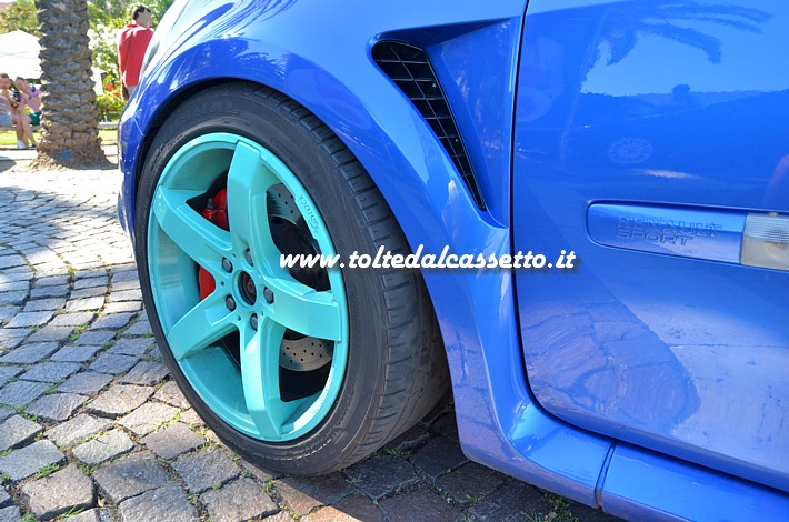 TUNING - Cerchio in lega BROCK con pneumatico MARSHAL Matrac XM, montati su una RENAULT Clio Sport