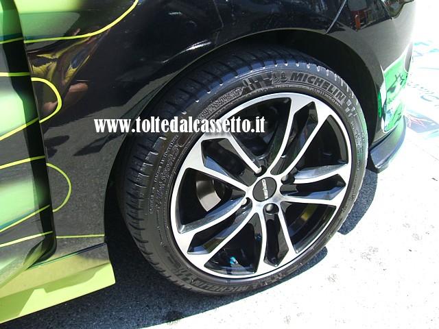 TUNING - Cerchio in lega Carmani con pneumatico Michelin Pilot Sport 3
