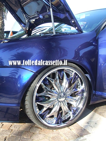 TUNING - Cerchio in lega Dolce con pneumatico ribassato Falken Tire