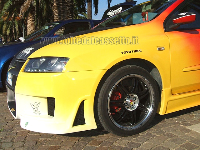 TUNING - Cerchio in lega Momo Corse con pneumatico Toyo Tires