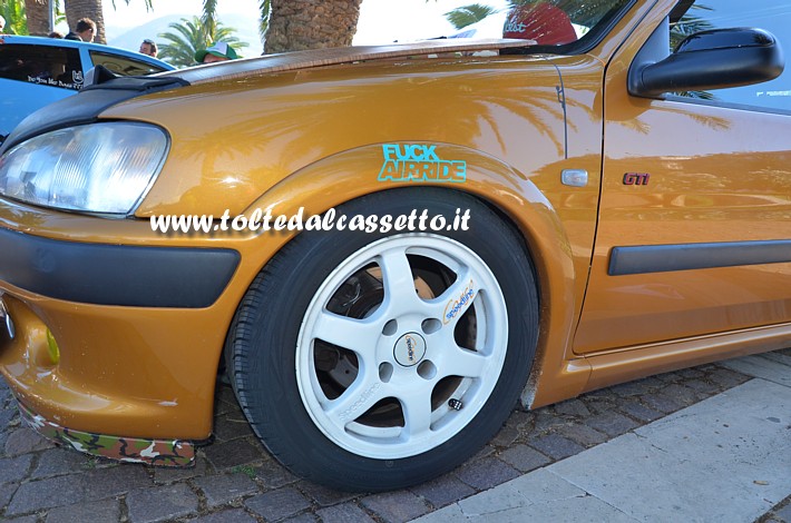 TUNING - Cerchio in lega SPEEDLINE Corse (tinta bianco rallye) con pneumatico KORMORAN Runpro b3