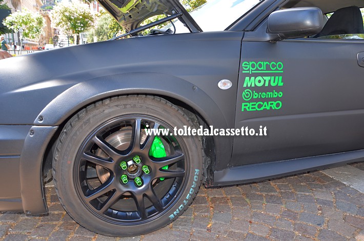 TUNING - Cerchio in lega originale SUBARU (riverniciato) con pneumatico ROADSTONE Winguard Sport, montati su una SUBARU Ipreza WRX